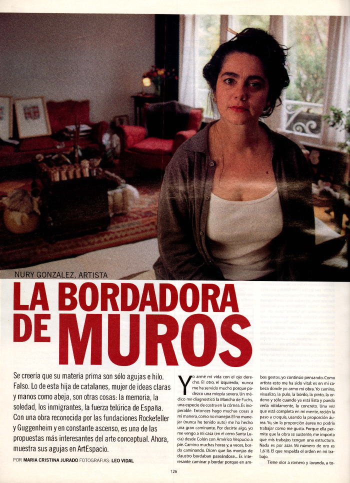 Revista Caras Año 14, nº 354. La bordadora de muros. Nury González, artista